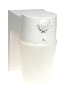 Heath Zenith SL-5610-WH-B 110 Degree Motion Sensing Security Light, White