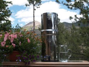 Berkey CRN8X2-BB Crown Water Purification System with 2 Black Elements
